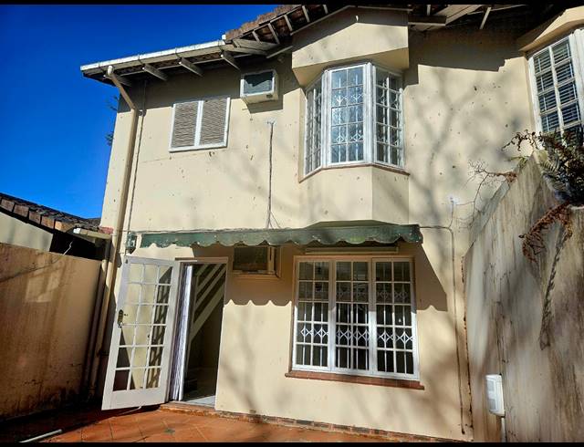 2 BEDROOM TOWNHOUSE FOR SALE IN SHERWOOD